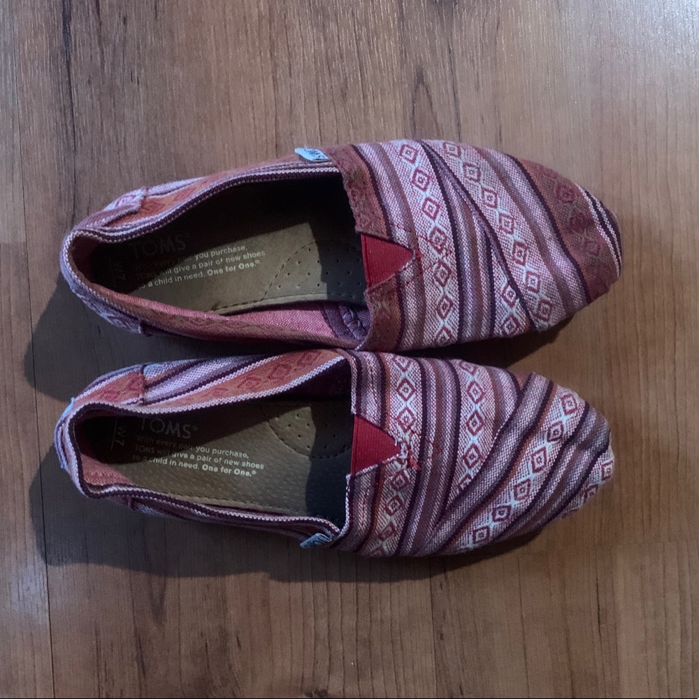 Red Patterned TOMS slip-ons!